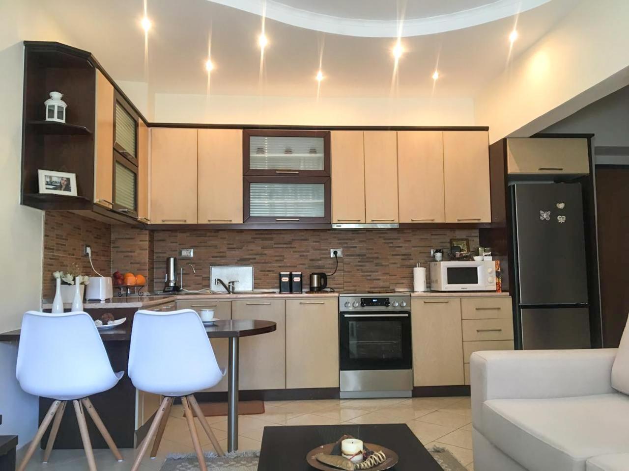 Sofia'S Modern Apartment Gjirokastër Extérieur photo