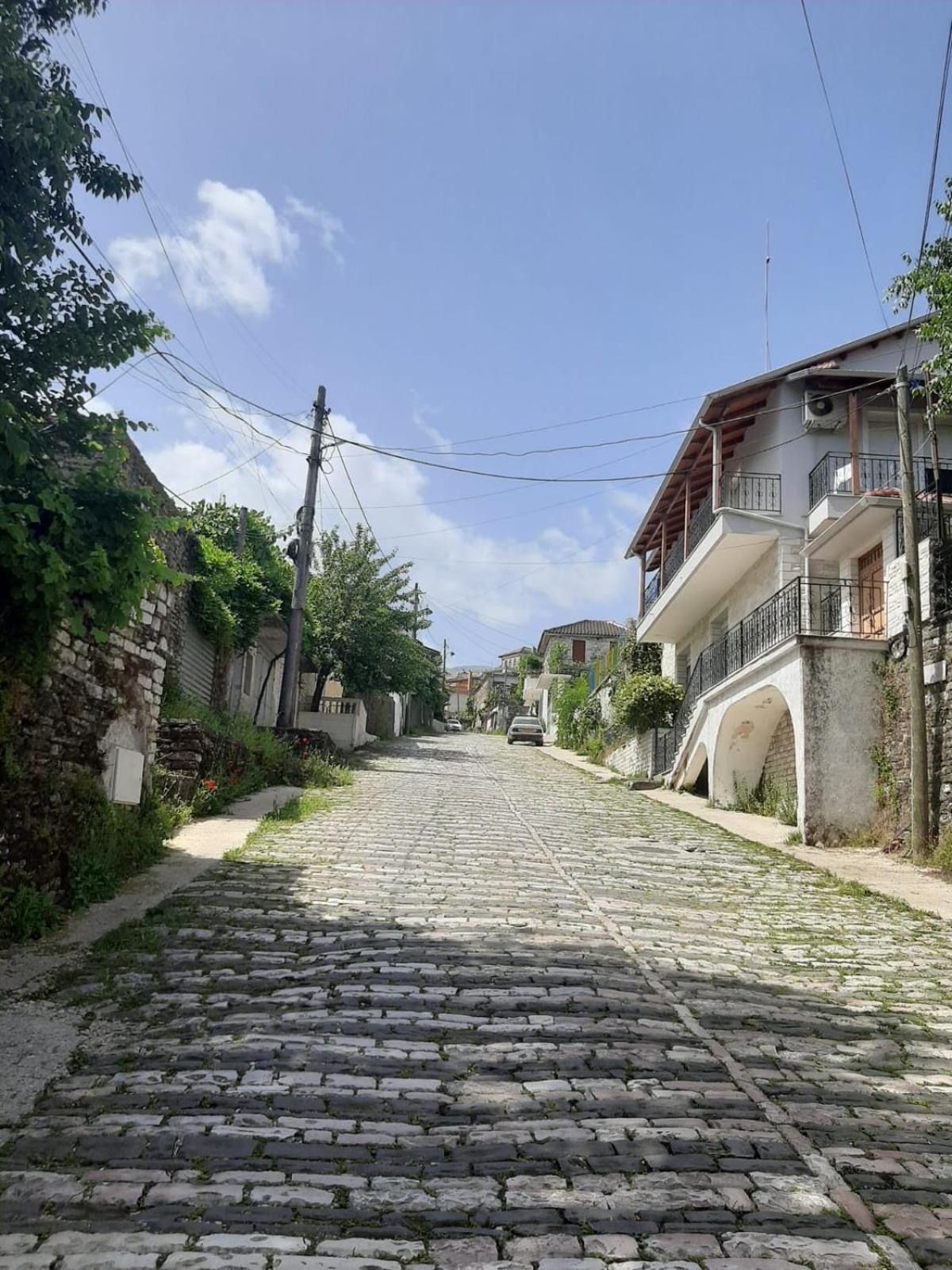 Sofia'S Modern Apartment Gjirokastër Extérieur photo