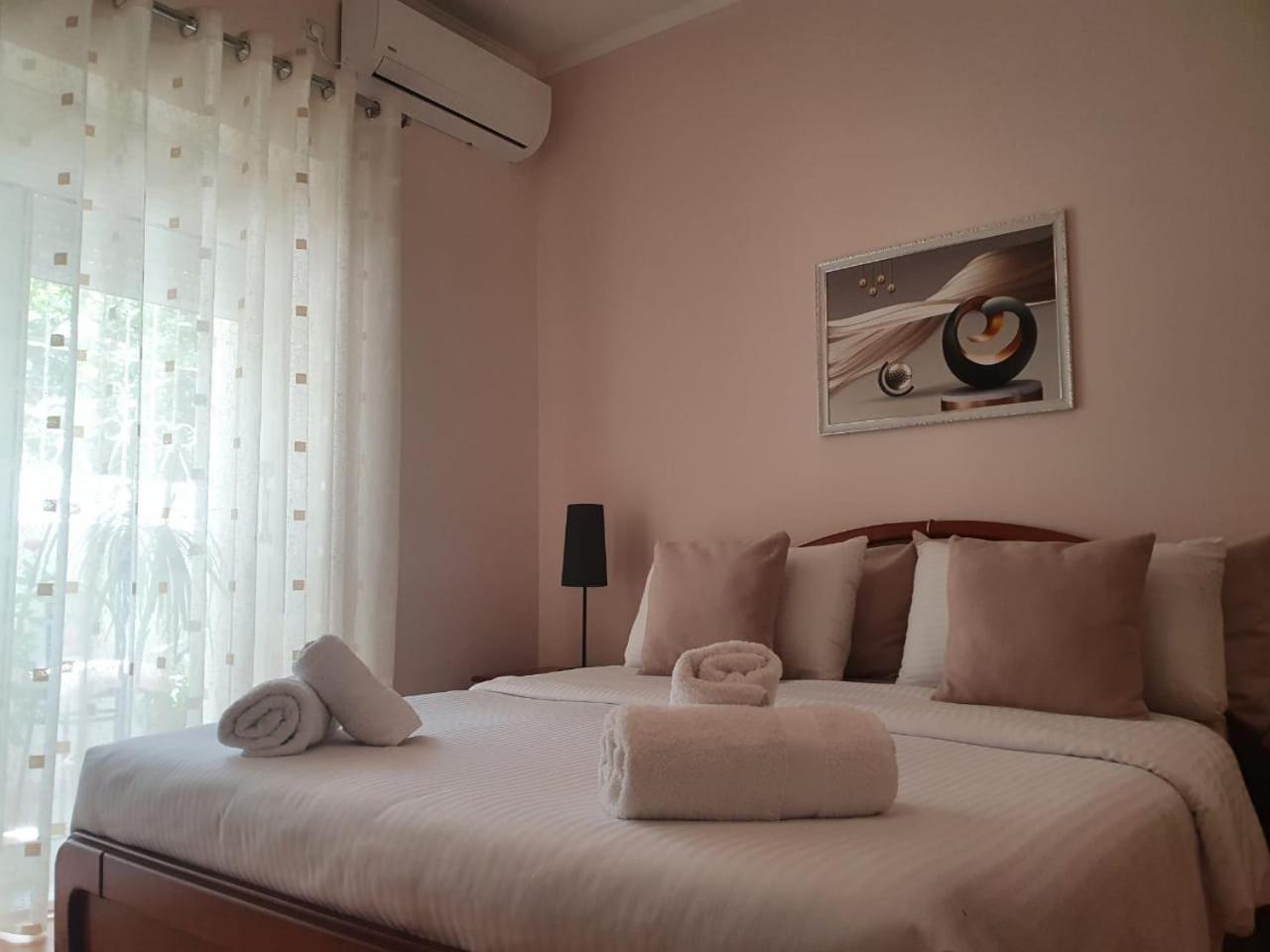 Sofia'S Modern Apartment Gjirokastër Extérieur photo