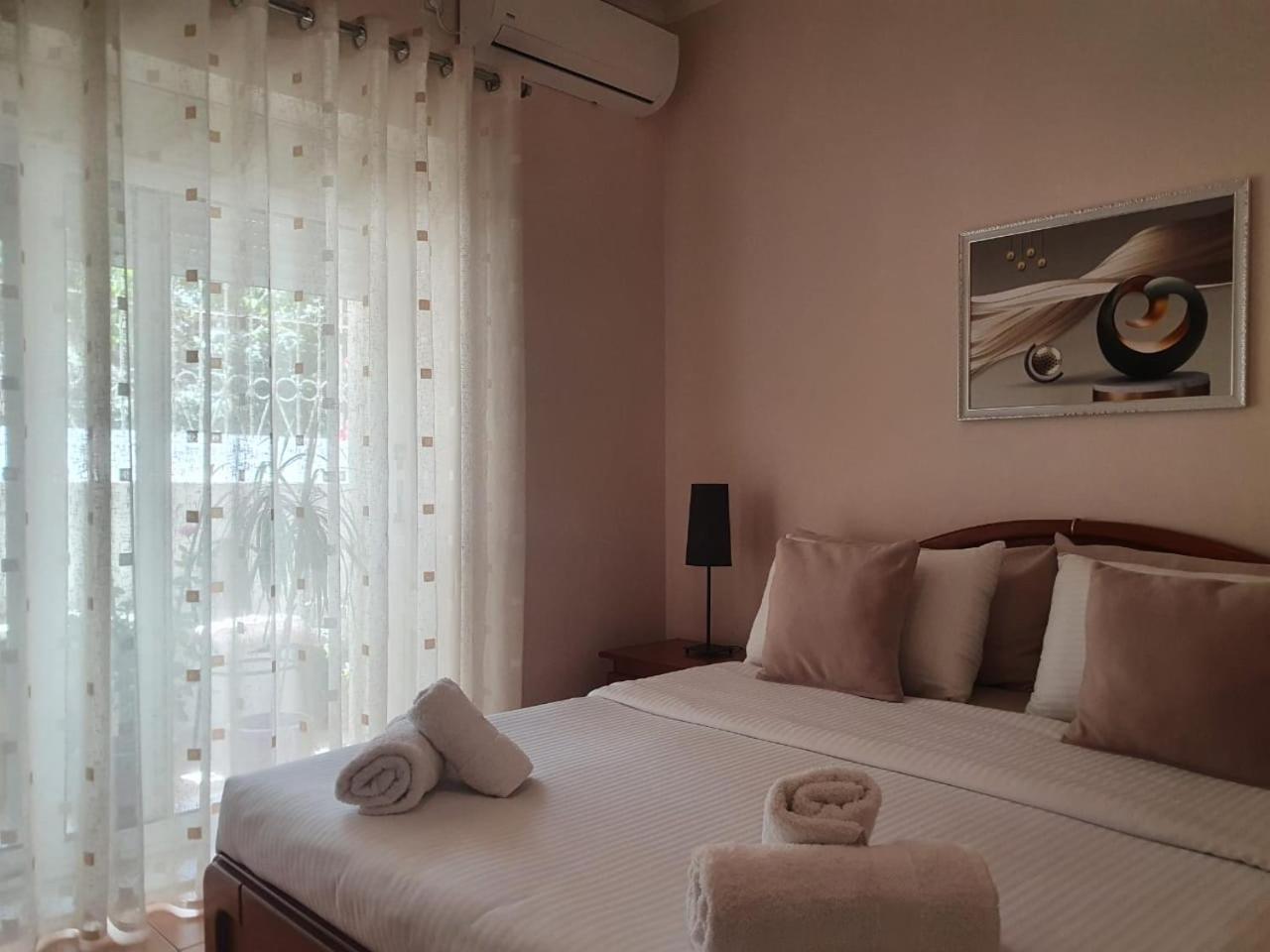 Sofia'S Modern Apartment Gjirokastër Extérieur photo