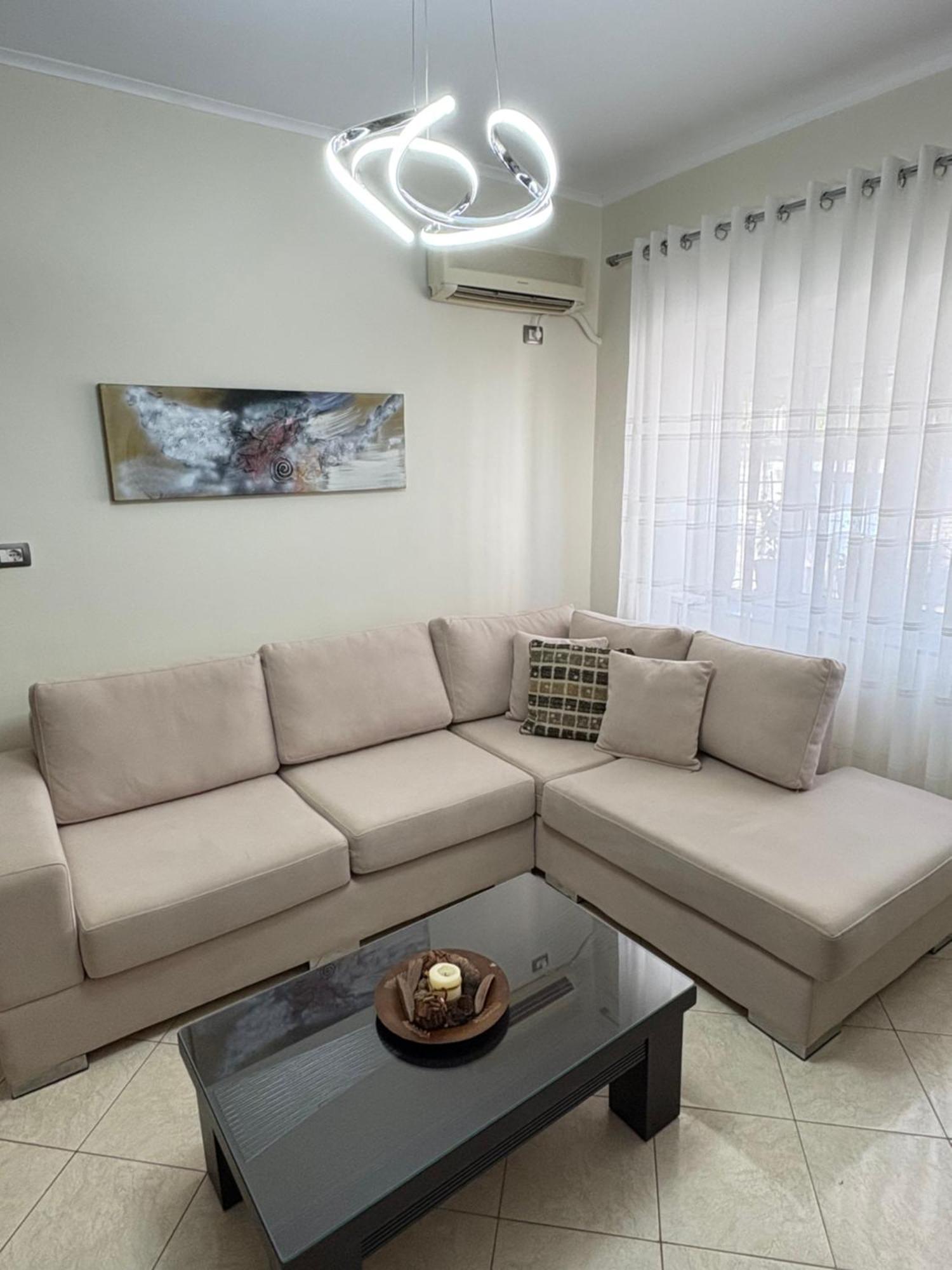 Sofia'S Modern Apartment Gjirokastër Extérieur photo